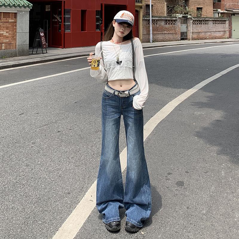 Retro blue low-rise slightly pulled jeans women's year autumn and winter new slim-fitting wide-leg slim-looking flared pants without sticking to the
