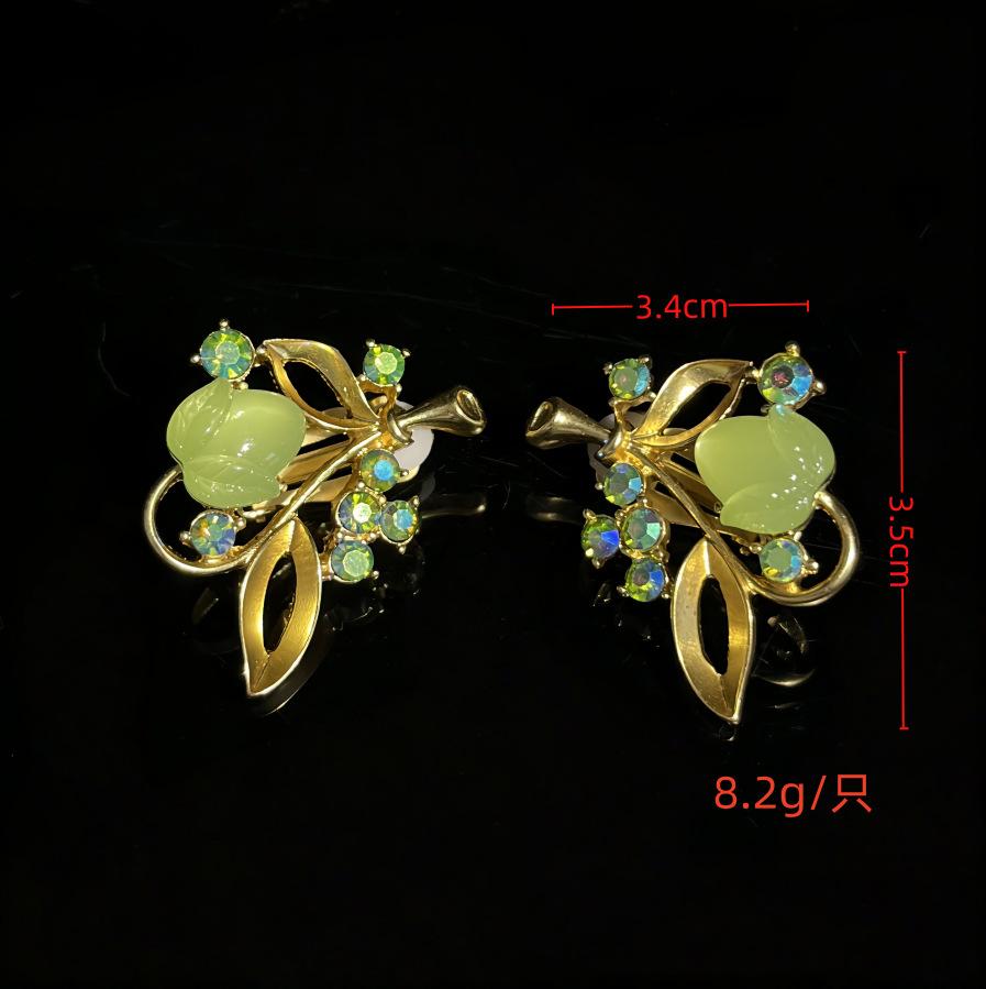 Vintage Fresh And Delicate Colored Diamond Leaf Hollow Ear Clip Set Three-Dimensional Design Green Necklace