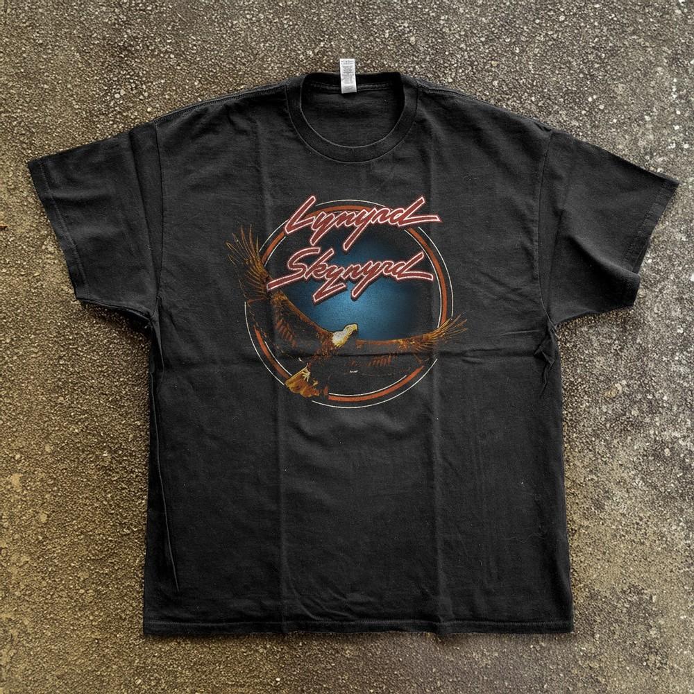 

Vintage Lynyrd Skynyrd World Tour Unisex TShirt Size S5XL Unisex T-Shirt M