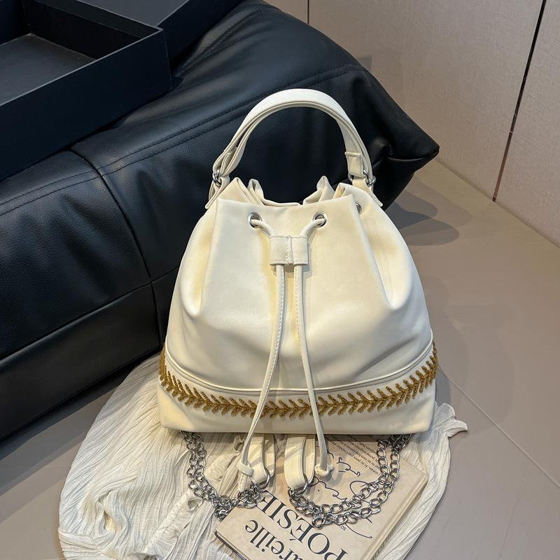 Bucket bag women's 2025 new spring and summer niche design chain backpack women's high-end fashion messenger backpack