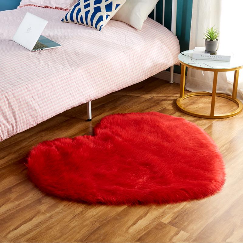 Heart-Shaped Plush Carpet - Long Hair Bedroom Bedside Sofa Mat