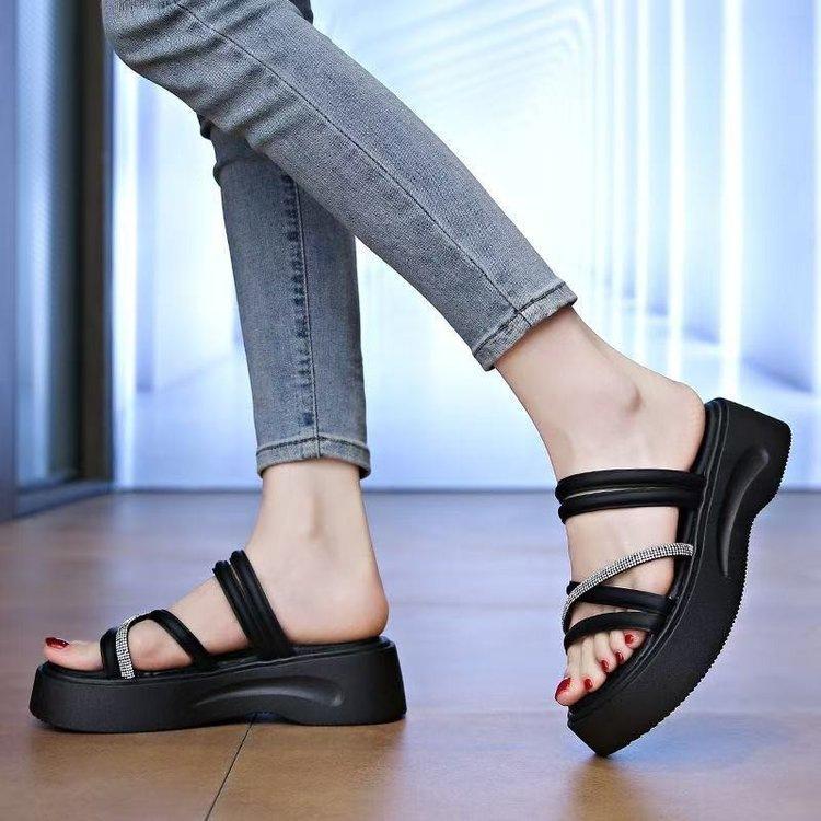 Cool Slippers Women's Summer Wear 2025 New Thick-soled Heightening Casual Beach Sandals Rhinestones with Skirts