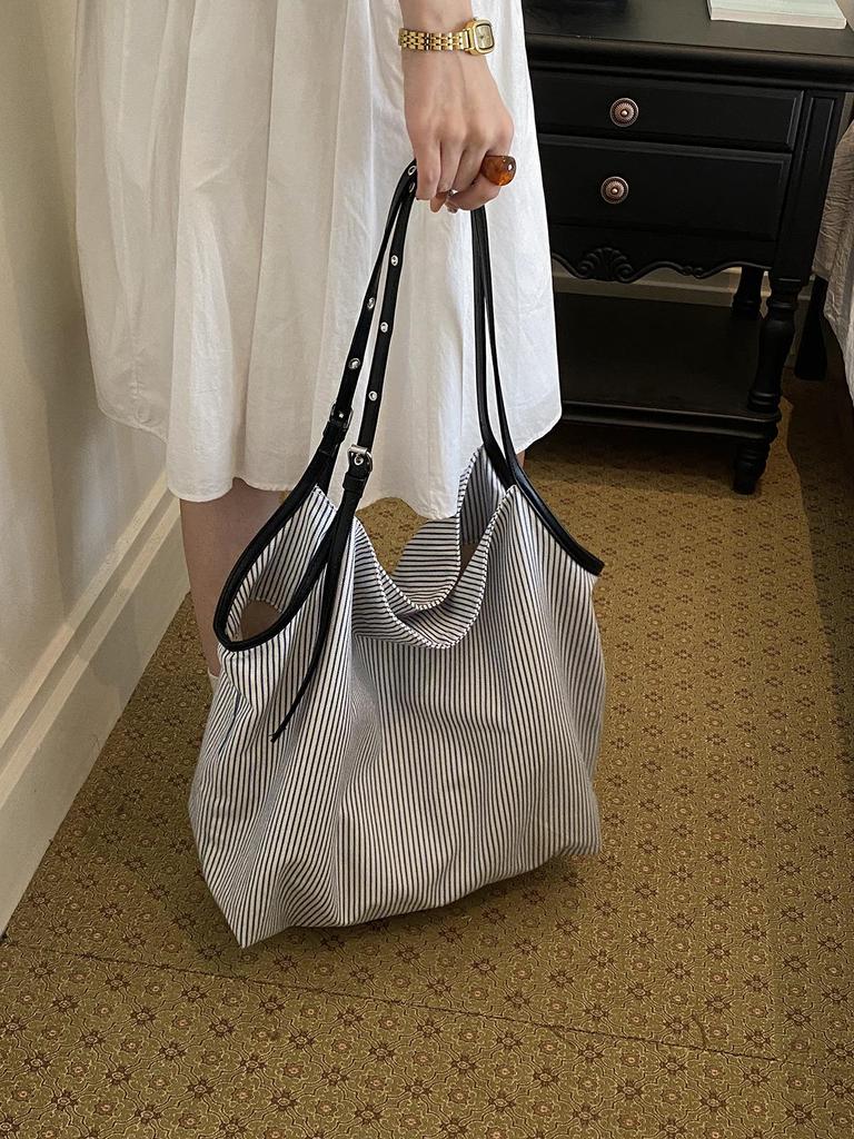Korean Style Striped Tote Bag - 2026 New Fashion Large Capacity Handbag for Commute and Students
