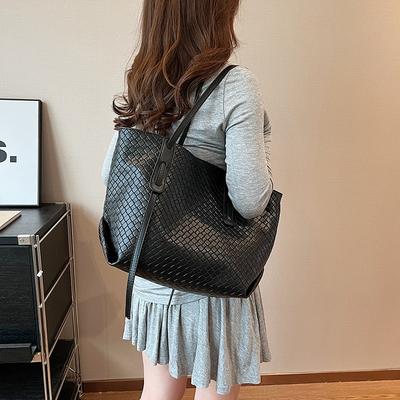 Large-capacity Woven Bag, Women's New Trendy Versatile Shoulder Bag, High-end Commuter Tote Bag