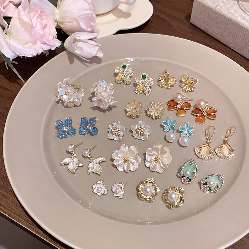 S925 Sterling Silver Fresh Flower Pearl Stud Earrings - Forest Style, Light Luxury, High-End for Women