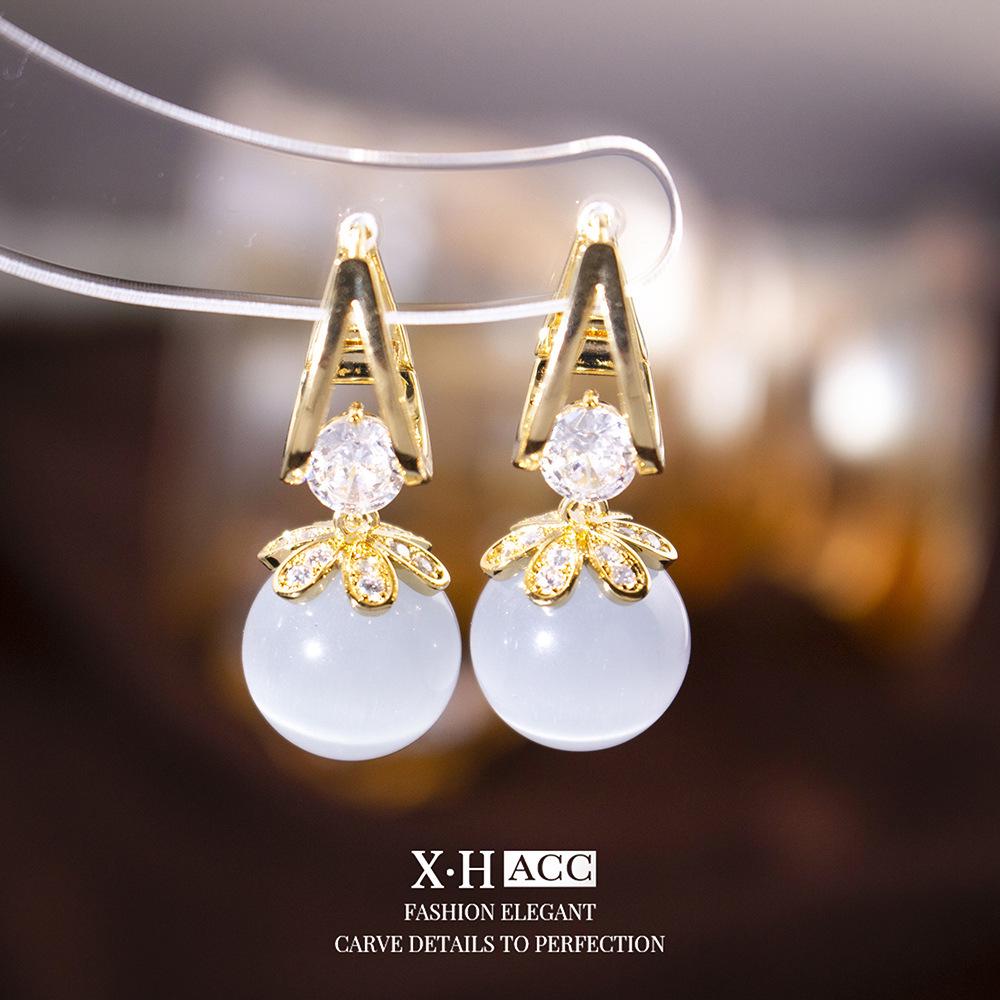 Silberne Nadel Katzenaugenstein Blume Ohrringe - Elegantes, vielseitiges Modeaccessoire für Frauen