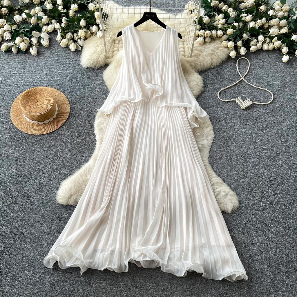 Elegant wind mint green sleeveless neck dress women's early summer pleated lotus leaf edge thin temperament pleated long dress