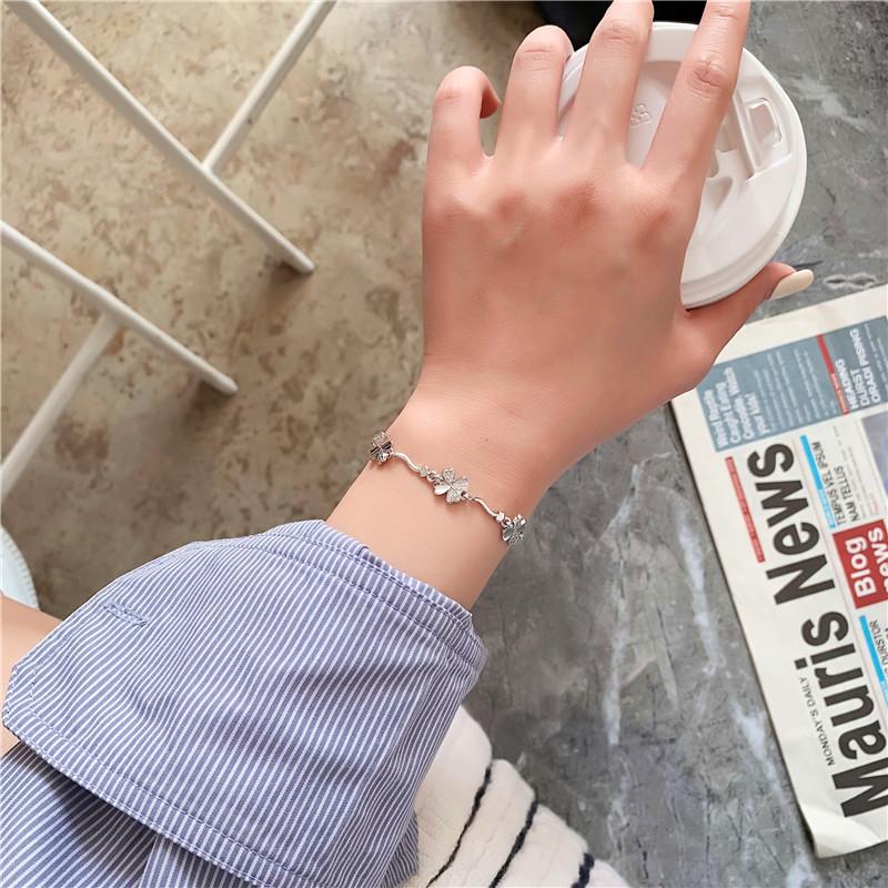 2026 Four-leaf Clover Bracelet Female Niche Design Simple Cold Wind Internet Celebrity Gift for Girlfriend