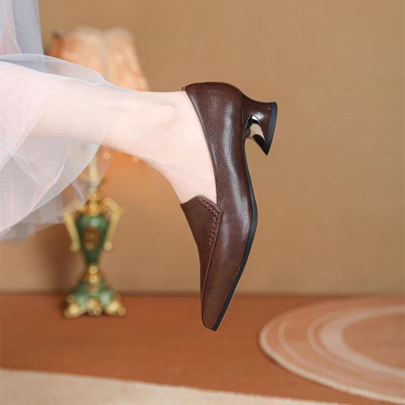 

Новые туфли-лодочки на среднем каблуке, женственные, с острым носком, на толстом каблуке, не утомляют ноги, удобная женская обувь для четырех сезонов 40 коричневый