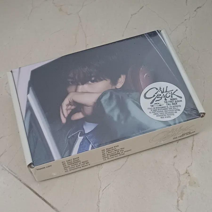 

Блестящий альбом Minho Callback в нераспечатанной коробке