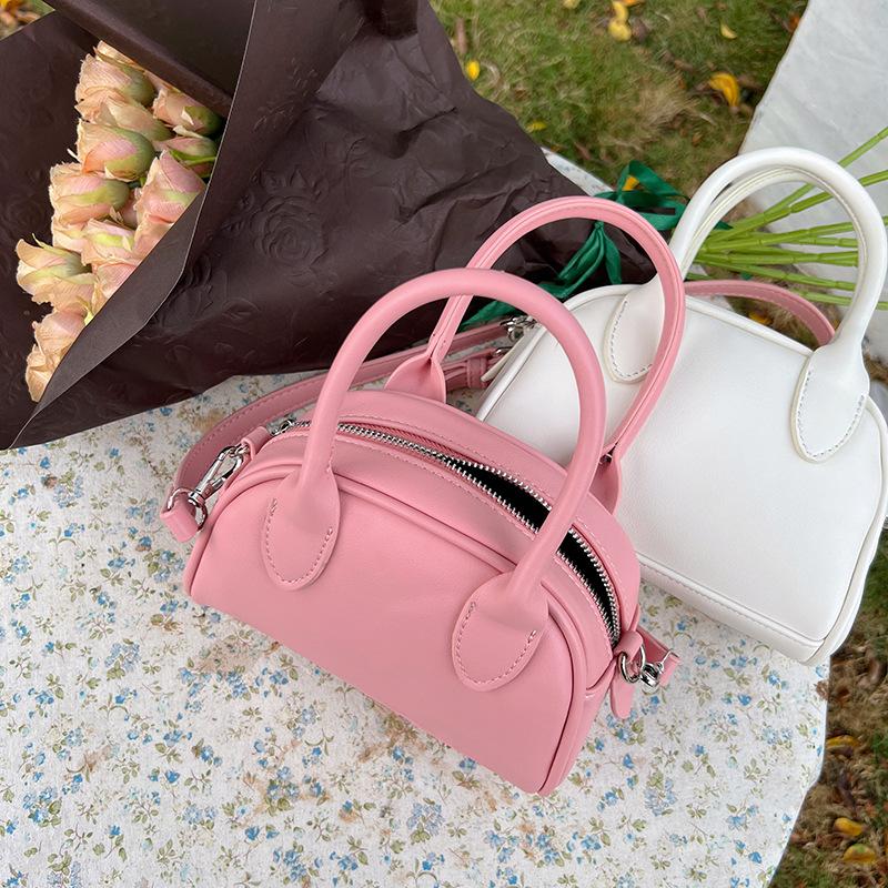 A Niche Design Boston Bag A Simple and Versatile Handbag A Crossbody Small Square Bag