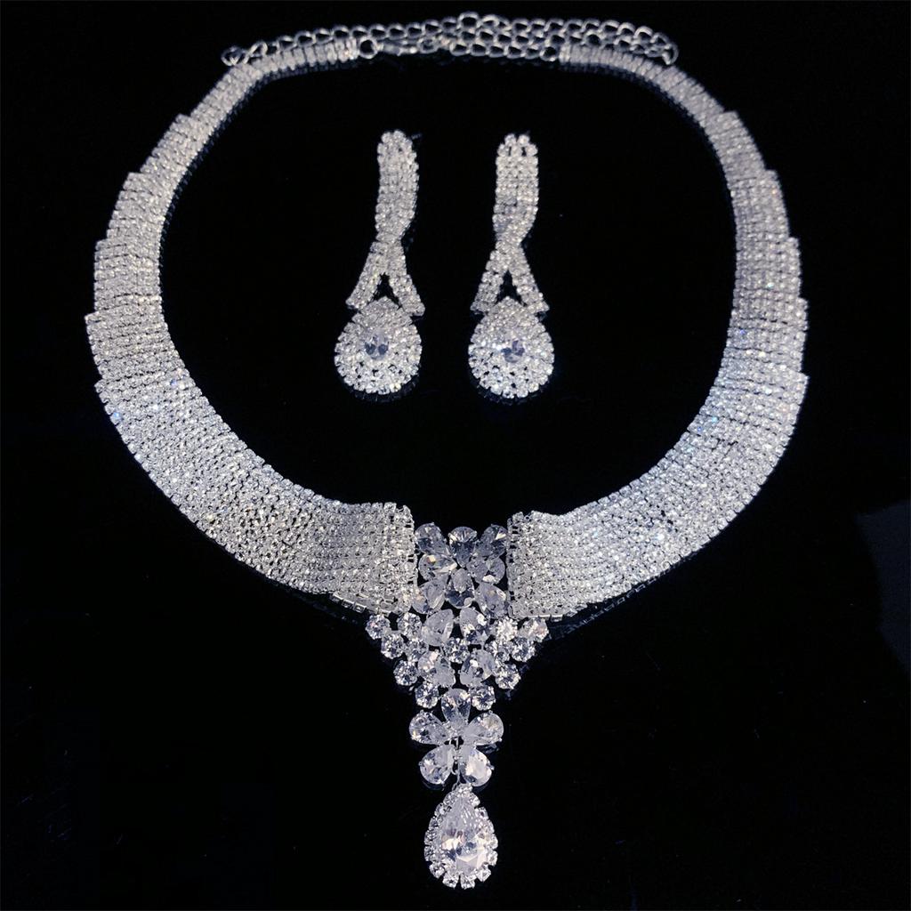 Set European And American Light Luxury Banquet Dress With Diamond Bride Earrings Two-Piece Set Jewelry Necklace Women