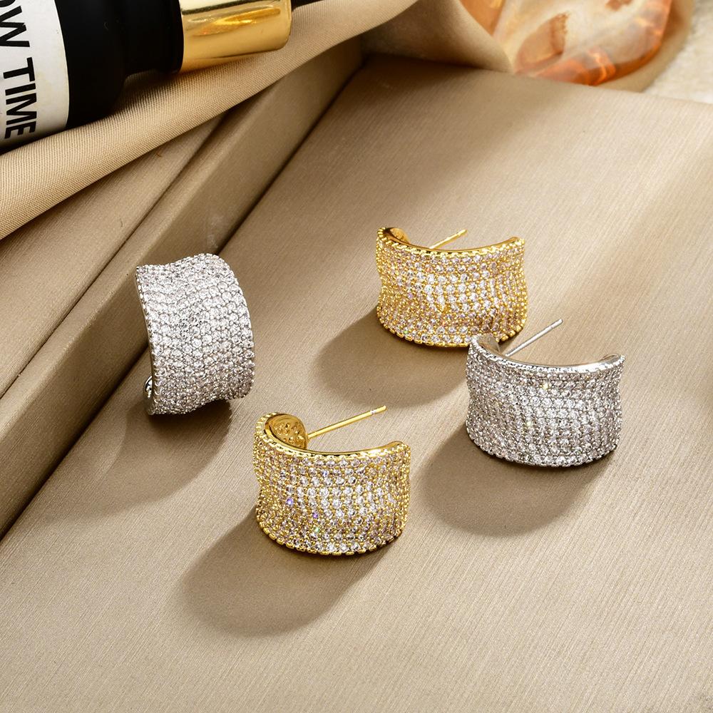 2026 High-End Full Zircon Micro-Pave C-Shape Earrings - Elegant Copper Gold Plated Wide Hoop Studs for Women Light Luxury Jewelry