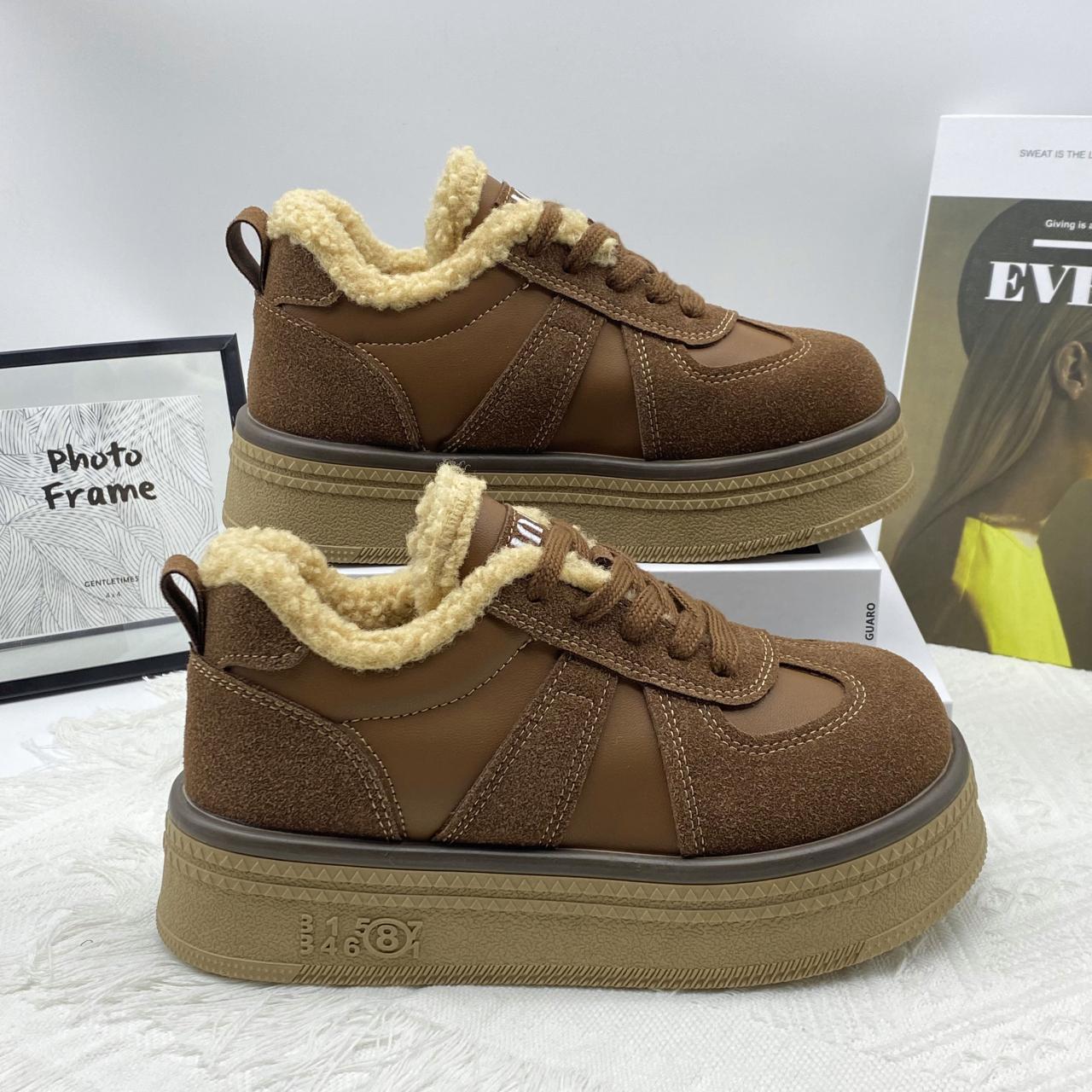 

Модные женские меховые теплые хлопковые туфли Ботильоны на плоской подошве Кроссовки Новые дизайнерские замшевые плюшевые зимние ботинки Спортивная повседневная обувь на платформе Ботинки 35 коричневый