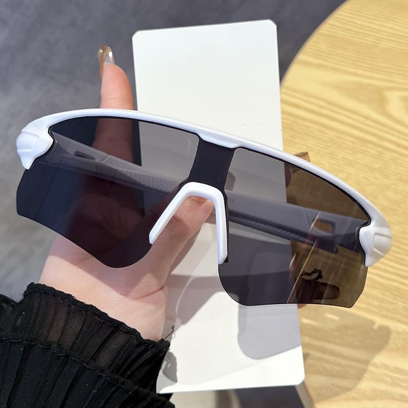 New Stylish Sun Glass for Men Punk Wind Proof Bicycling Sunglasses for Woman Outdoor Activity Sun Glasses Women