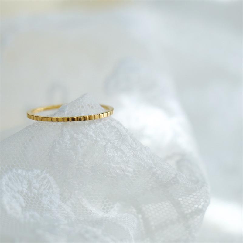 

18K Gold-Plated Filigree Gear Ring for Women - Fashionable and Simple Joint/Index Finger Ring Size 7