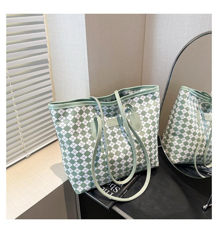 2025 new cute plaid bag women's handbag new going out large capacity shoulder bag versatile tote bag