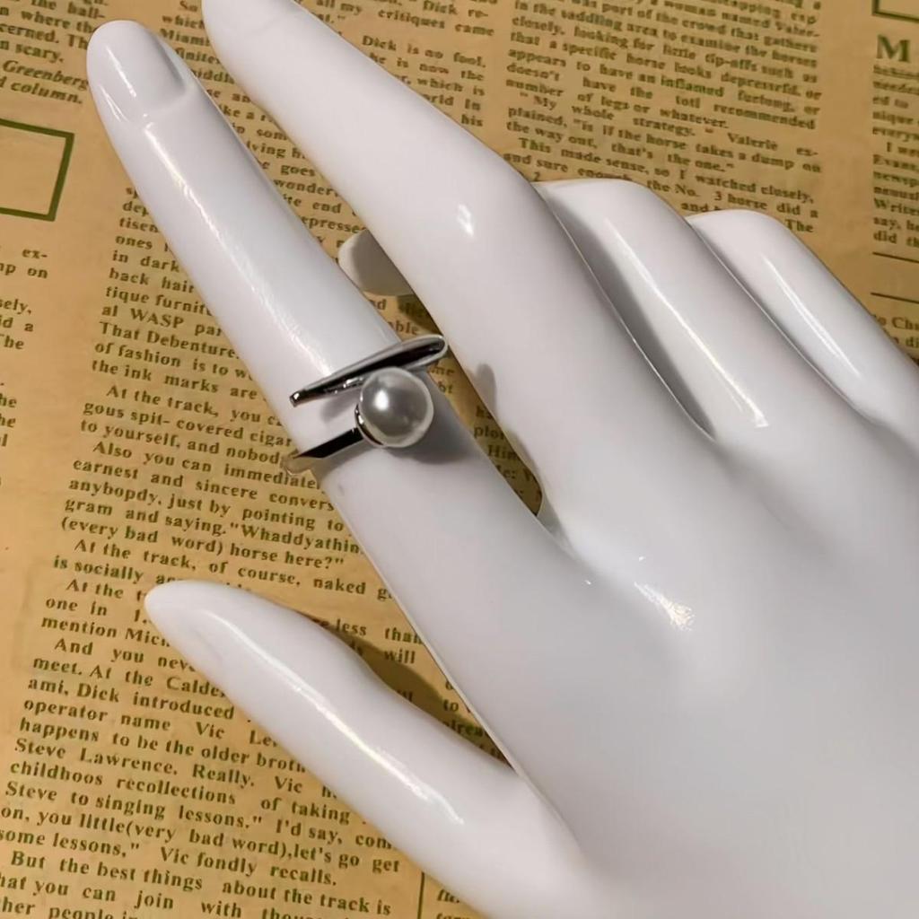 Hollow Freshwater Pearl Ring, Niche Minimalist Design with High-End Feel