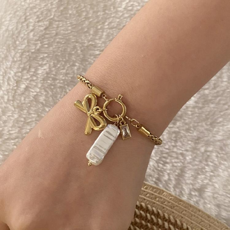 Modernes Herz-Anhänger-Armband Stilvolles Blumenketten-Armband Modischer Handgelenkschmuck Geschenk für Frauen, die Details lieben
