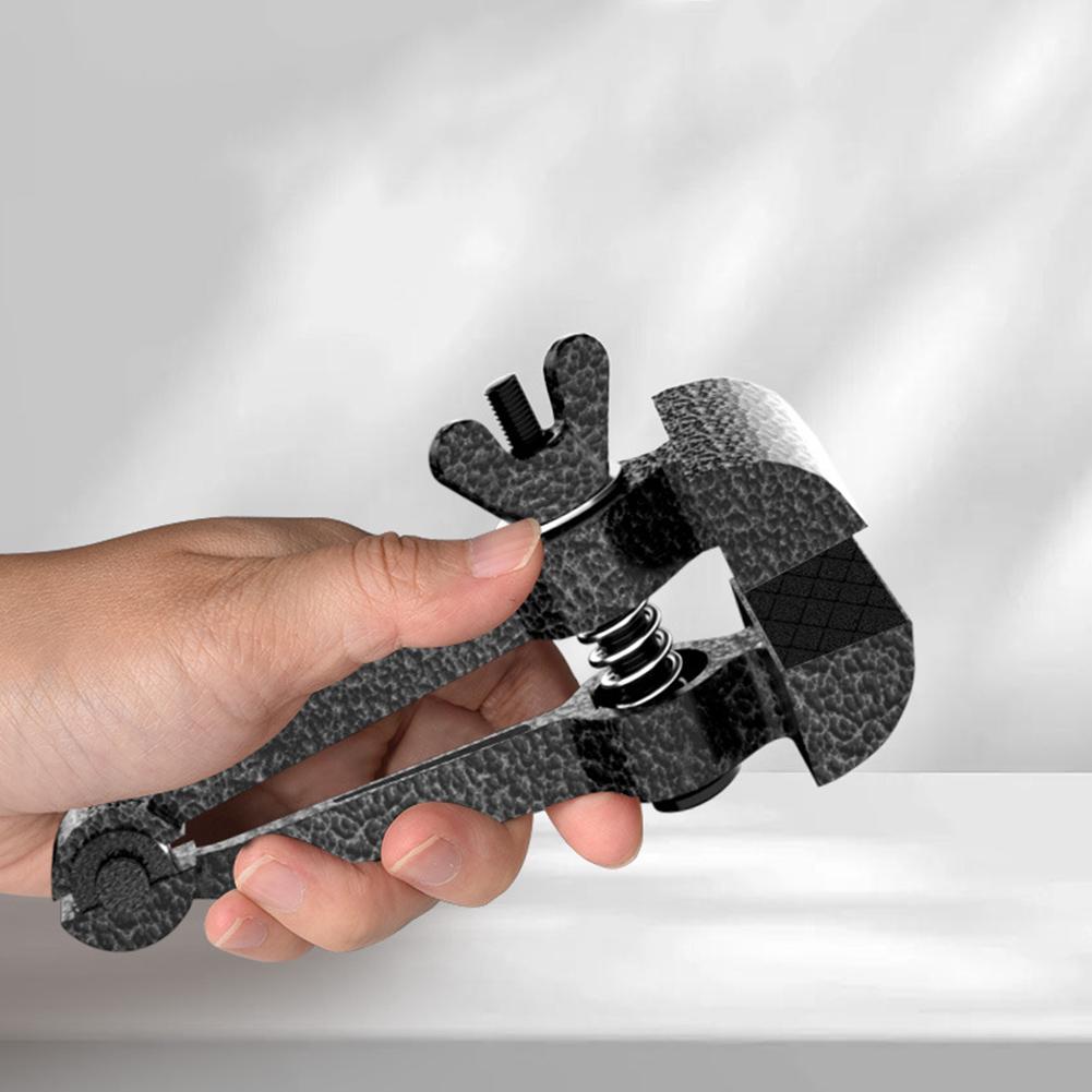 Compact Hand Vise Tool for Small Parts In Maintenance and Processing