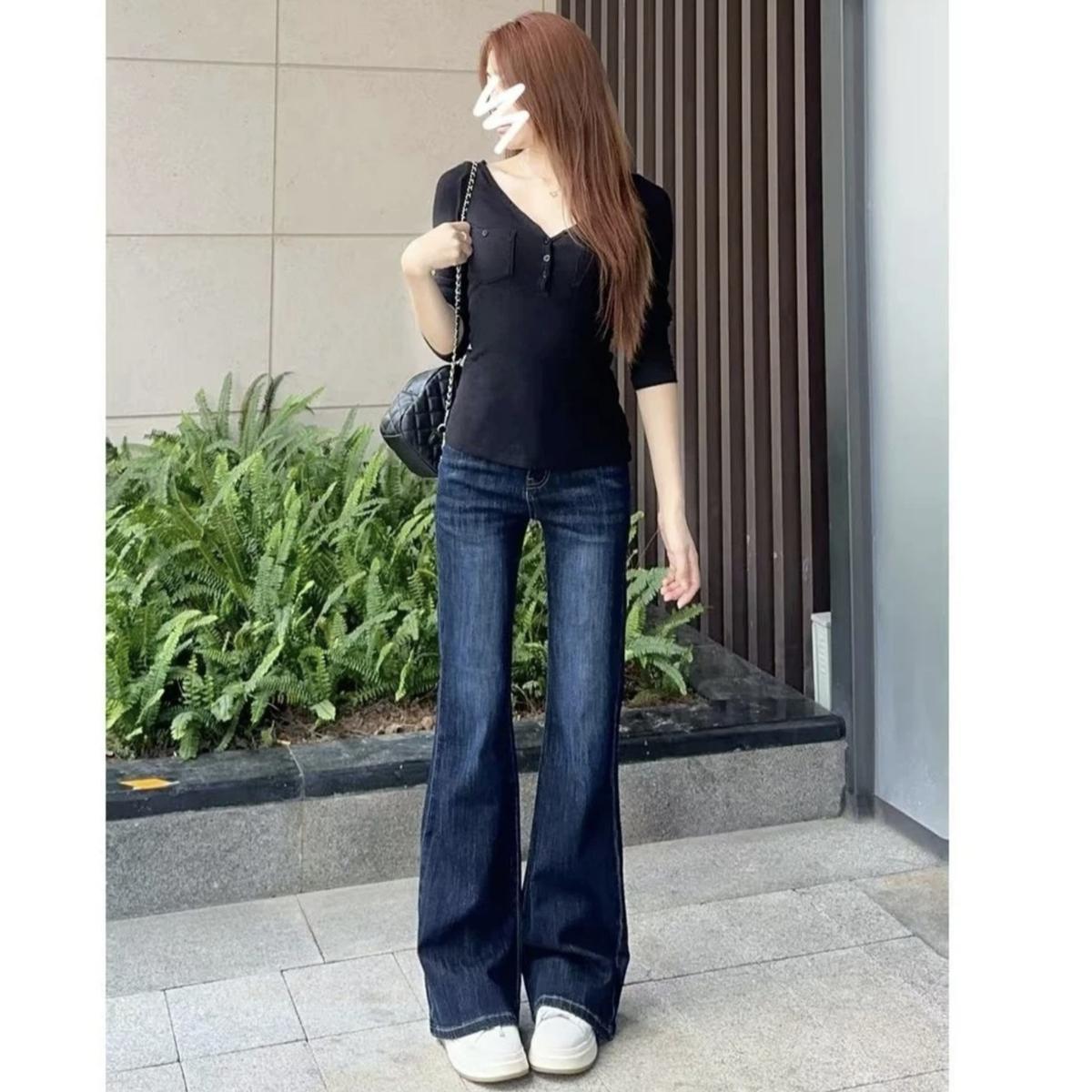 

Muxi Clothing suggests dark, fleece-lined, straight-leg, slightly flared jeans for women, ideal for autumn and winter. S (80-95 jin)