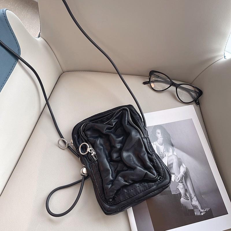 

In Light Compact Fashion Brand Mobile Phone Bag Women 2025 New High-end Mini Pleated Single-shoulder чёрный