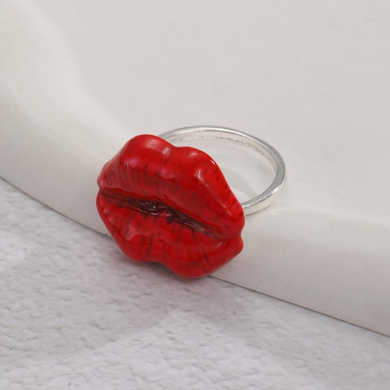 Vintage Sexy Lips Ring Retro Glamour Statement Ring Trendy Y2K Style Jewelry for Girls Photo Shoot Accessory