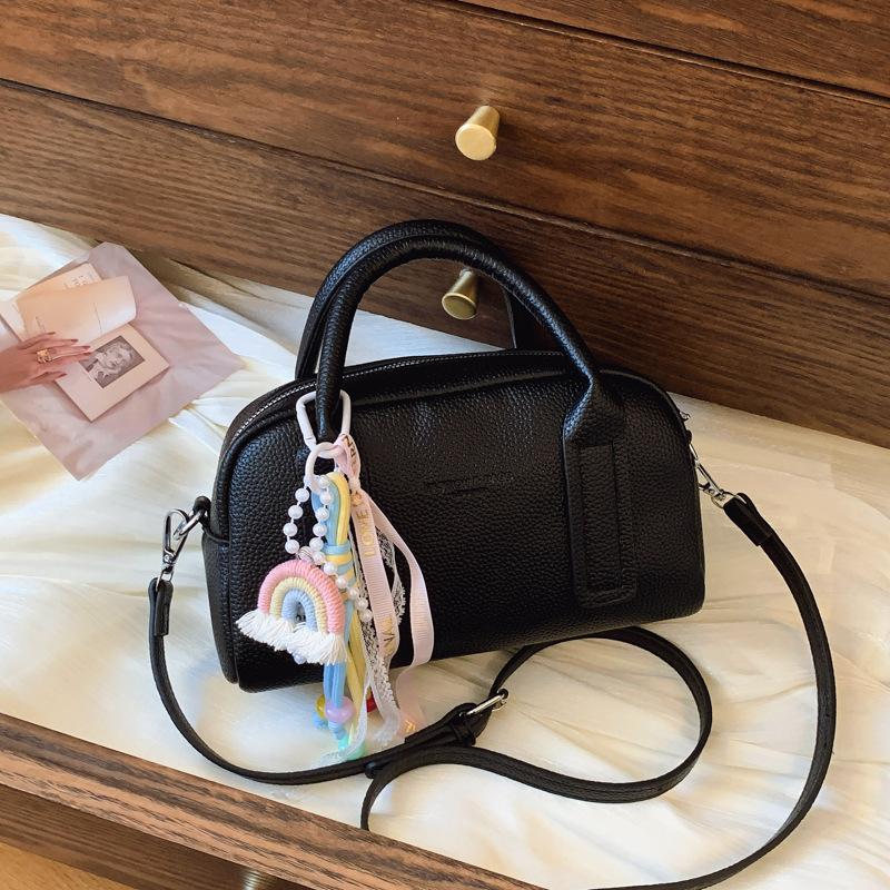 Summer small bag women 2025 new versatile shoulder messenger bag popular portable pillow bag this year