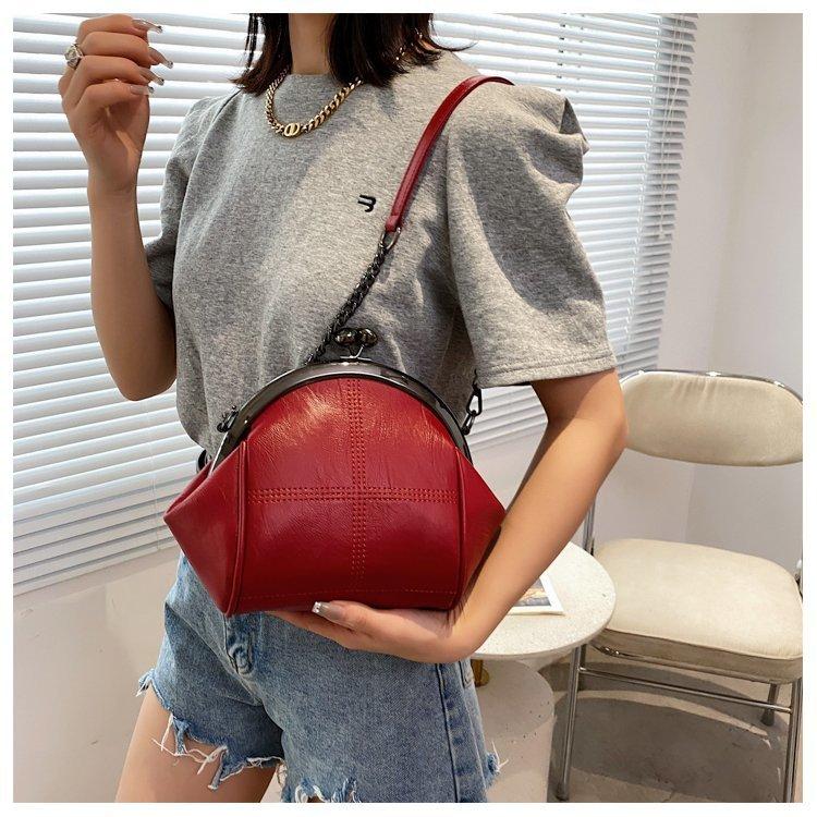 Fashi Women Shoulder Bag Casual Chains Crossbody Bag Small Kiss Lock Female Handbag pu leather cute Flap Lady Bolsa Feminina