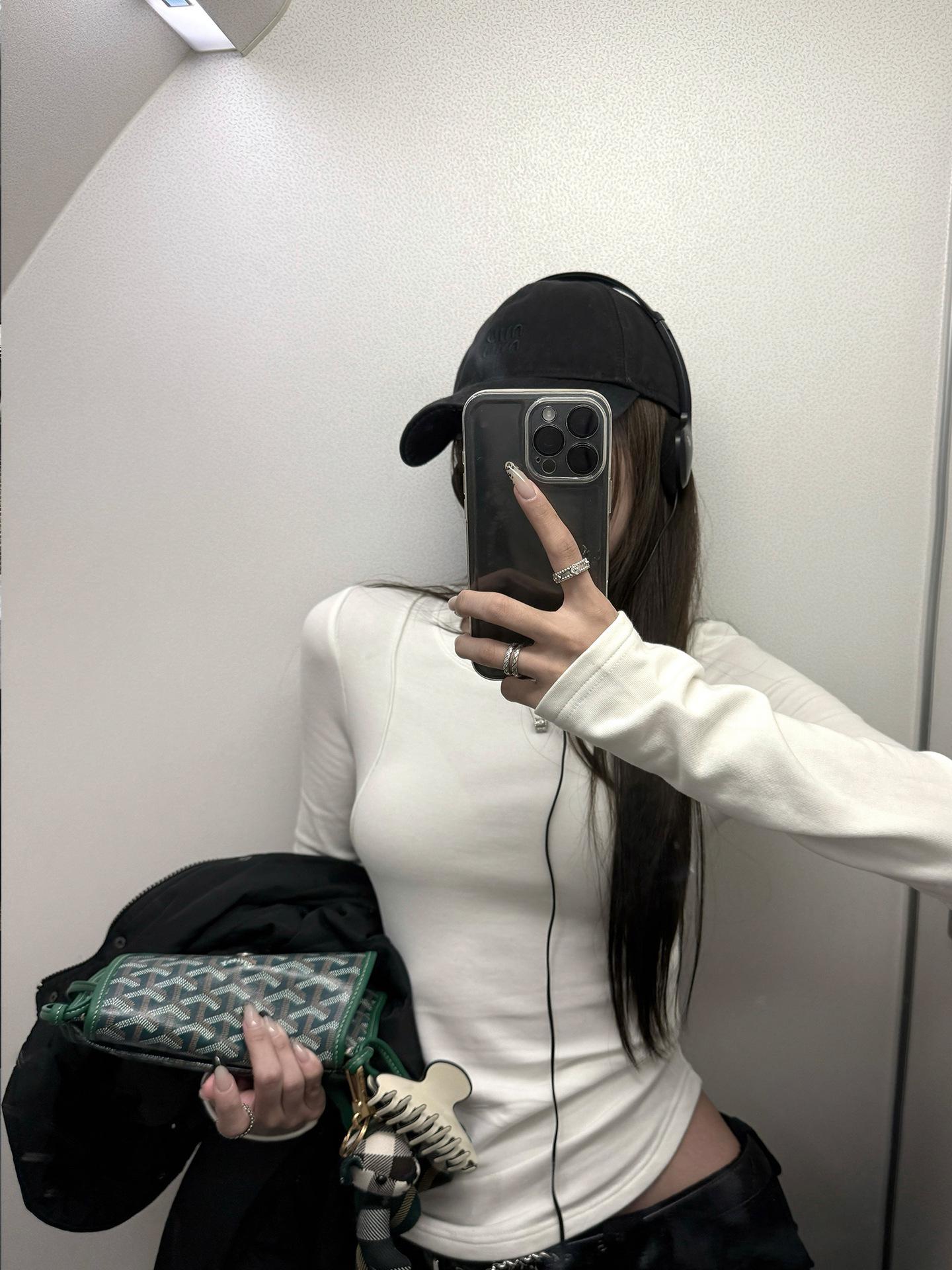 Superniniyy Women s Mermaid Right-Angle Shoulder Slimming Velvet Base Layer Top L белый