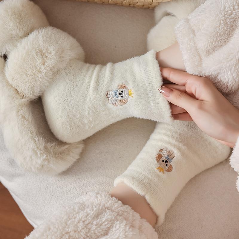 Thick Coral Fleece Socks for Autumn and Winter, Embroidered Puppy Cute Socks, Women's Mid-calf Socks, Fleece Warm Women's Socks
