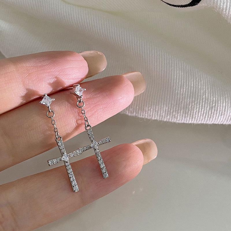 

Серьги-крестики с бриллиантовой инкрустацией, персонализированные серьги в холодном стиле, подвеска Niche Design, темперамент