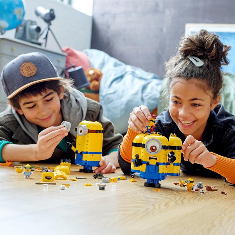 LEGO 75551 Brick-built Minions and their Lair Block Toys