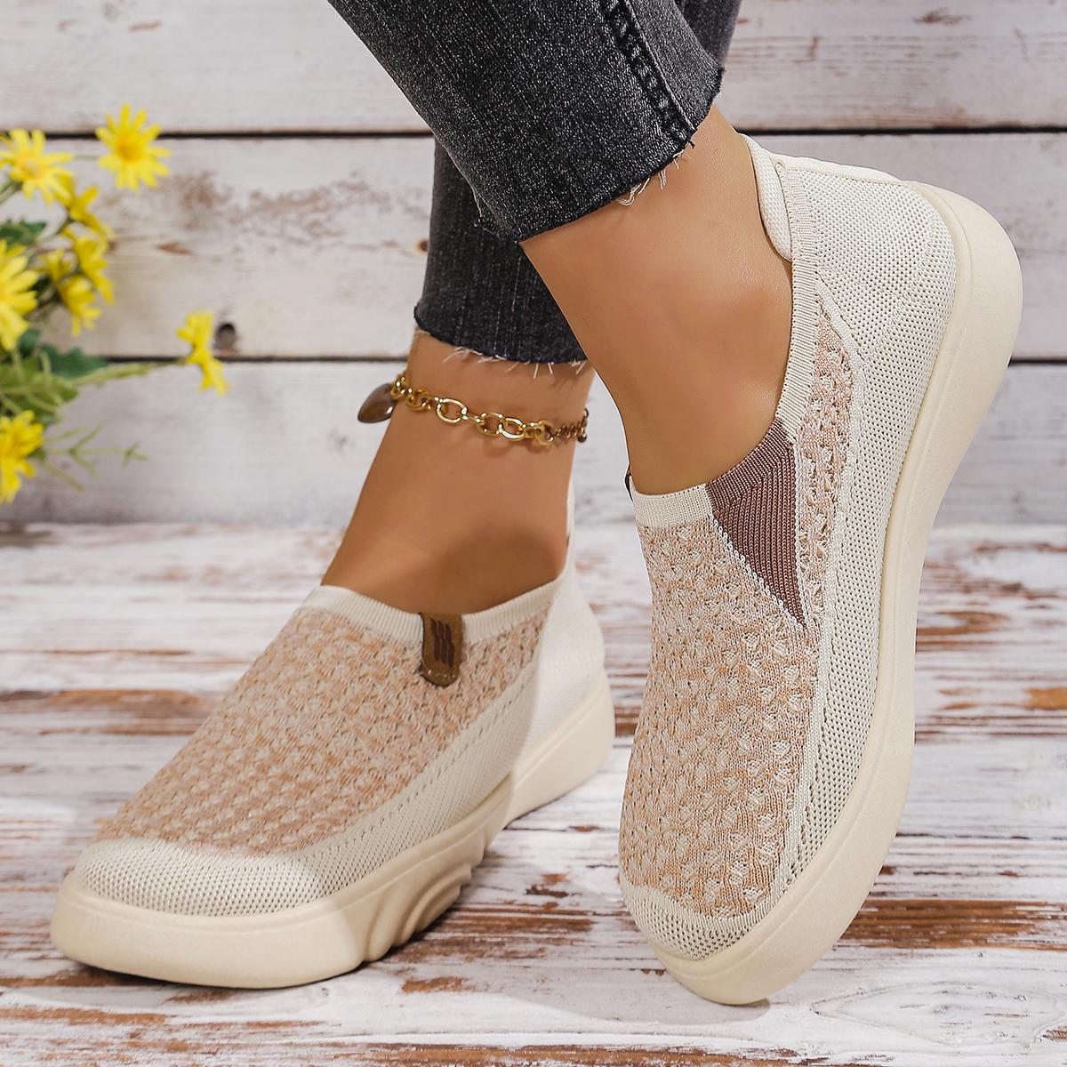 Traditional Beijing-style woven cloth shoes with breathable and comfortable soft soles and anti-slip properties 41 бежевый 1390₽