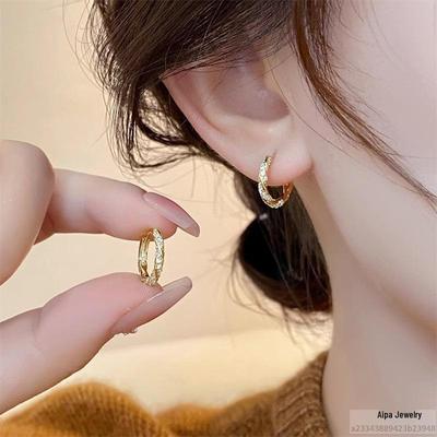Elegant Twisted Copper Zircon Ear Cuffs: Light Luxury High-End Hoops, 2025 New Design.