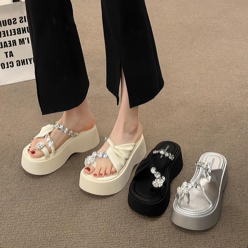 Korean Version of Fashion Rhinestone Cover Toe Cool Slippers Girl 2025 New Fairy Wind Thick Sole Heightening Beach with Skirt Sandals