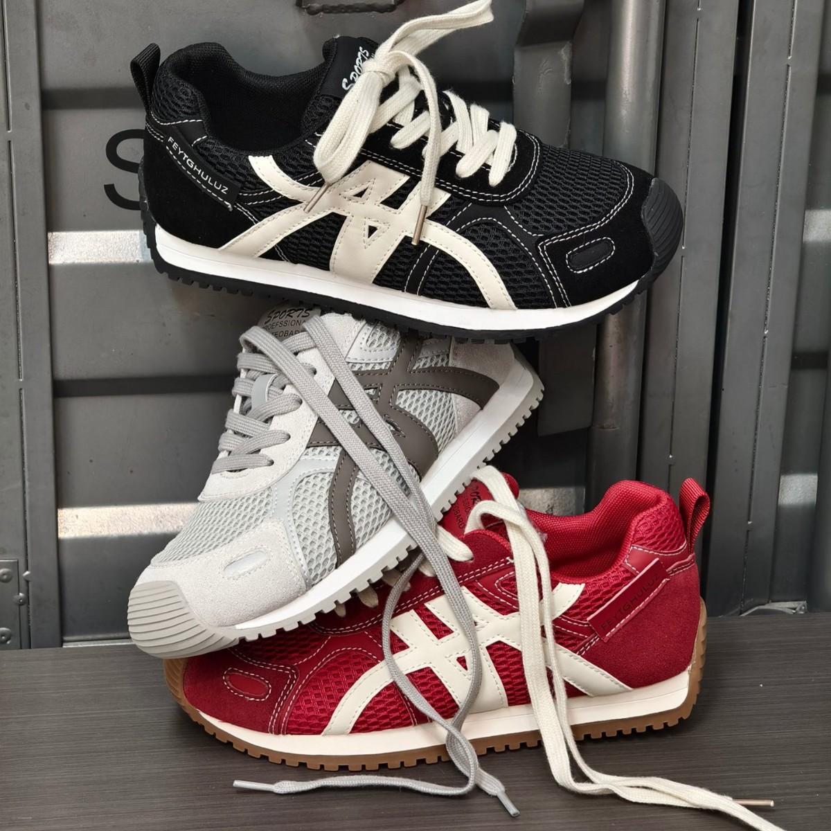 

2025 summer new breathable niche design thick-soled German training shoes women s versatile fashion casual sports shoes 40 серый