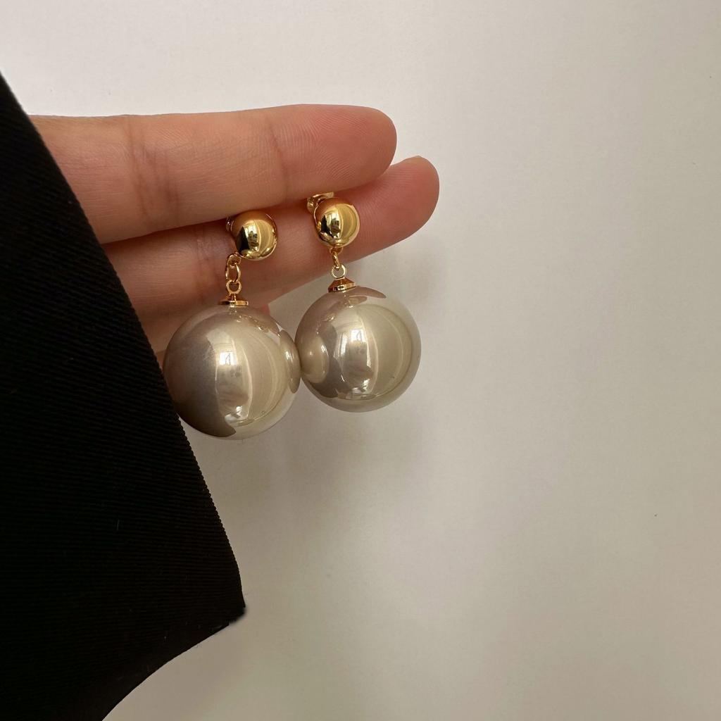 Real gold electroplated silver needle oval pearl earrings winter retro versatile stud earrings fashion high-end earrings women