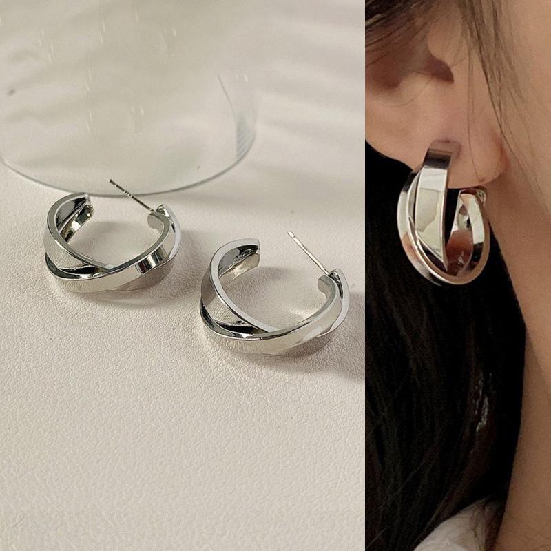 2025 Trendy Large Earrings: Simple, Cool, Versatile - Perfect for Round Faces