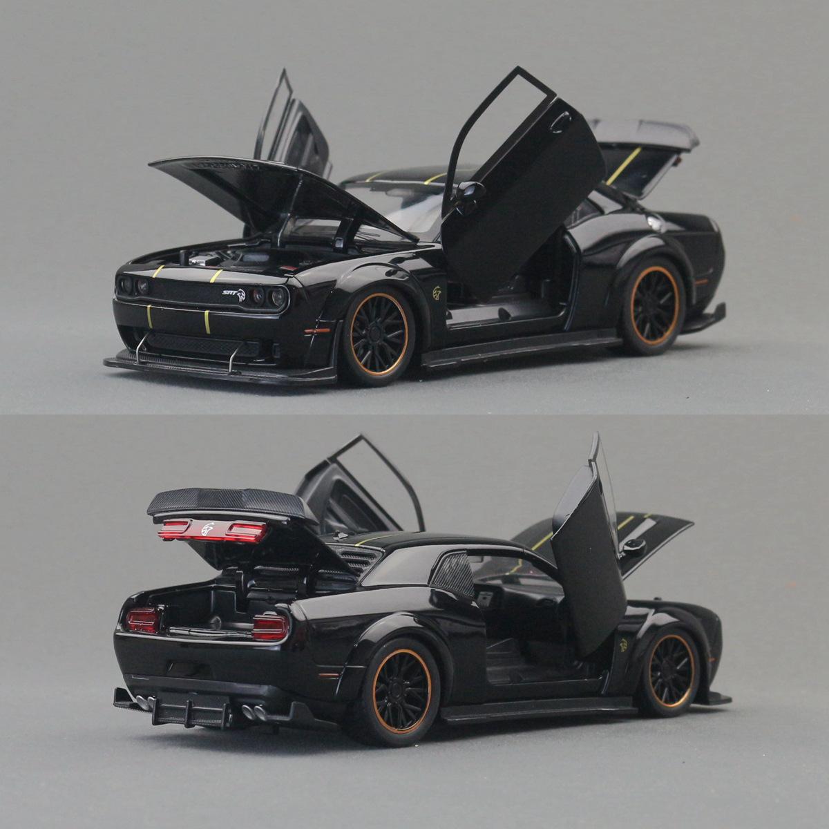 

1:32 Challenger SRT Hellcat 2024 Alloy Model Car Toy Diecasts Metal Casting Sound and Light Car Toys For Children Vehicle