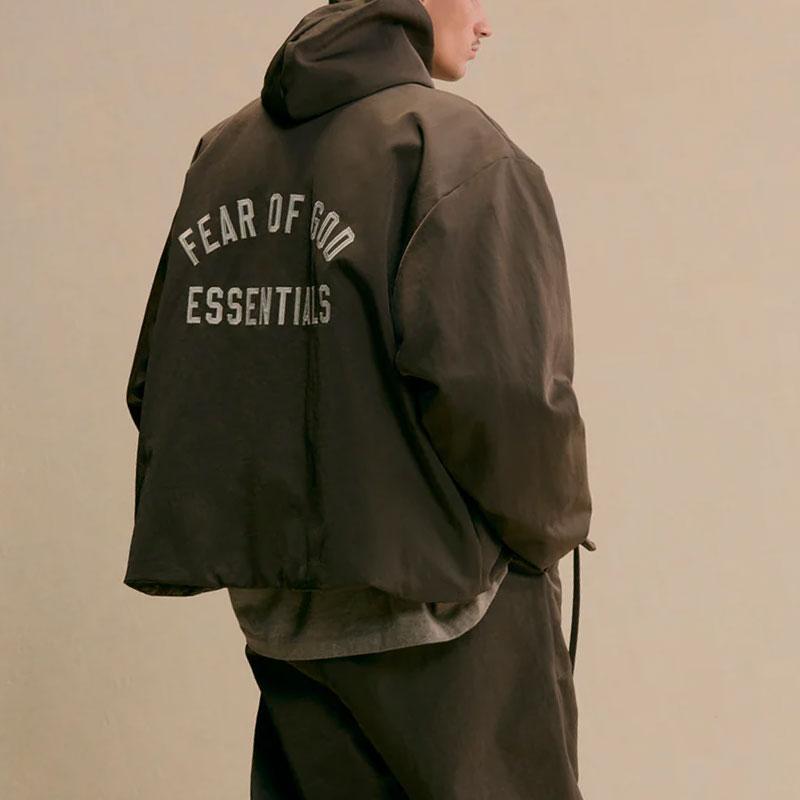 Fear of God Essentials Dokulu Naylon Kapüşonlu Koç Ceketi Kahverengi Erkek Dış Giyim 202HO246375F