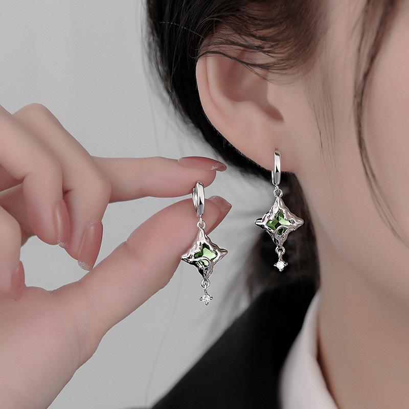 

ANENJERY Серьги-кольца серебряного цвета с зеленым цирконом для женщин, девушек, модные, с темпераментом, нишевый дизайн, праздничные украшения, подарки серебряный