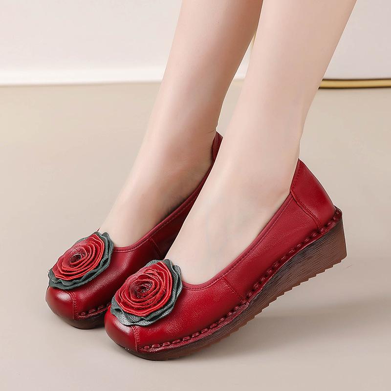 2025 Spring Handmade Genuine Leather Floral Moccasins for Women - Soft Sole, Shallow Mouth, Flat Bottom