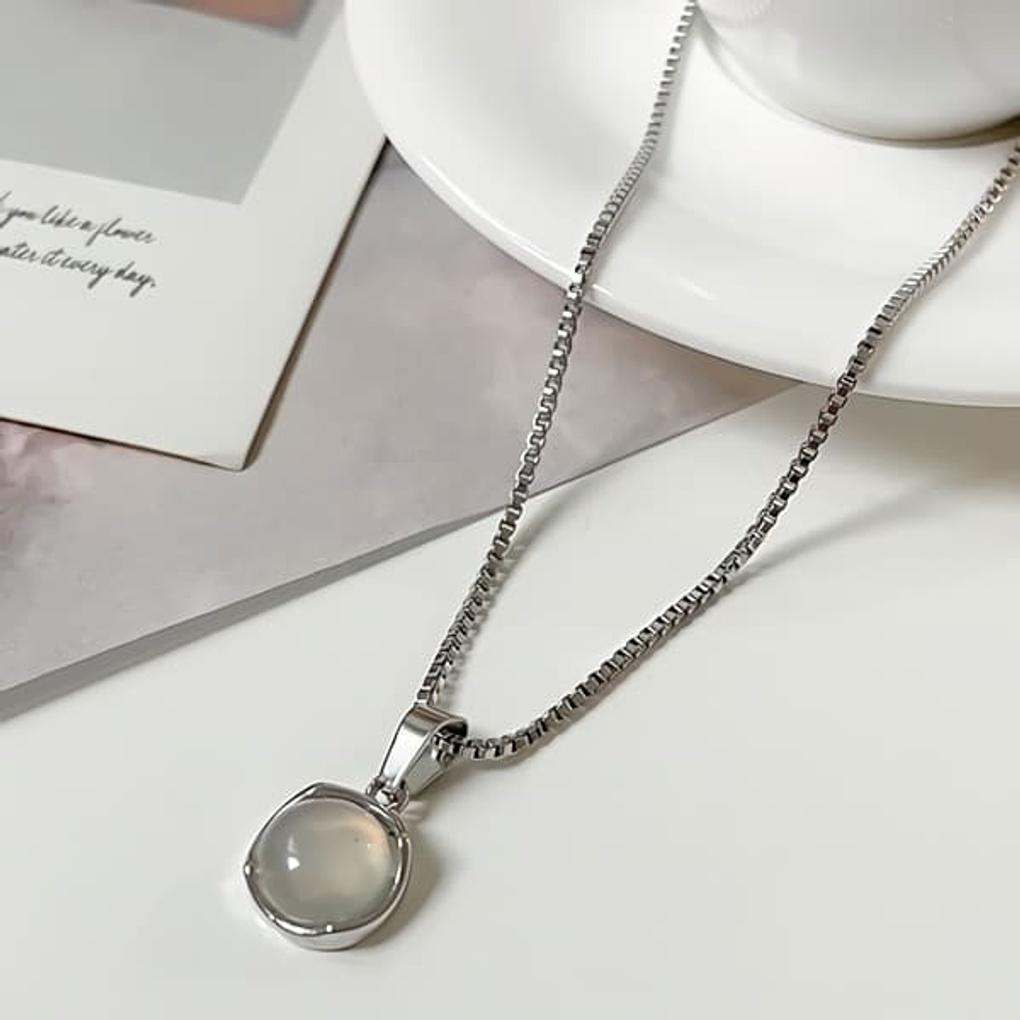 

Women s Daily Jade Round Pendant Clavicle Necklace