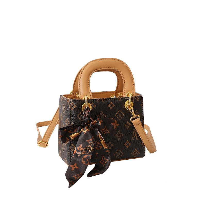 New fashion contrasting bag portable shoulder messenger women's bag