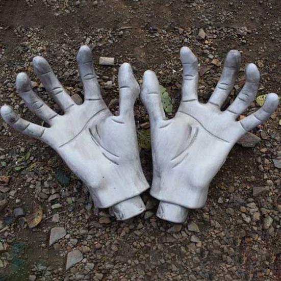 Yousheng 2Pcs Artificial Creepy Plastic Hands Bar Haunted House Decoration Halloween Prop