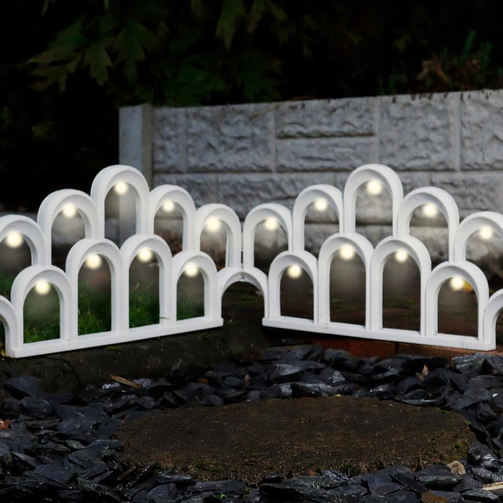 Europäische Gartendekoration 4-teiliger Kunststoffzaun mit Solarlichtern
