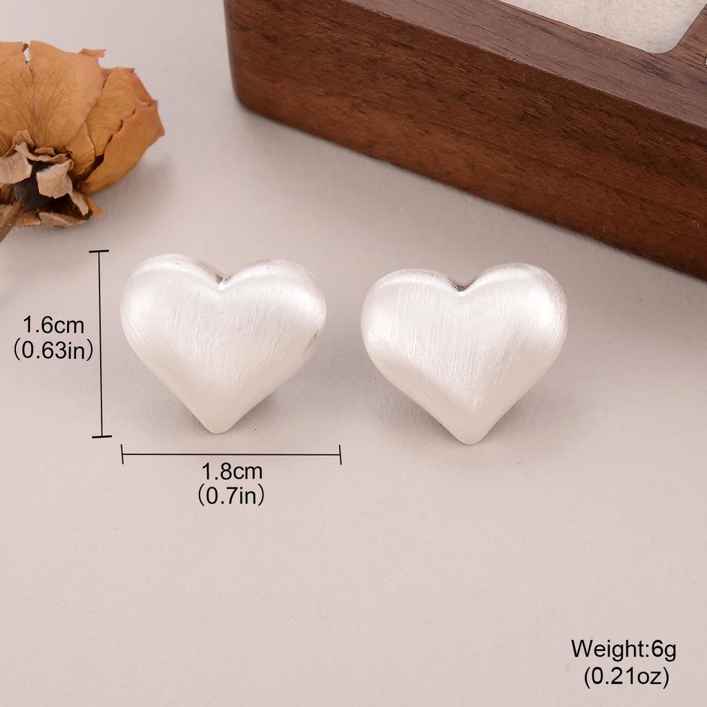 Love Glossy Earrings Do Not Fade Versatile Basic Course Simple Three-dimensional Earrings Fashion Temperament Niche Design Earrings