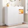 This shoe cabinet with one drawer in white and natural wood is perfect for a modern entryway. It offers space for 14–18 pairs of shoes.