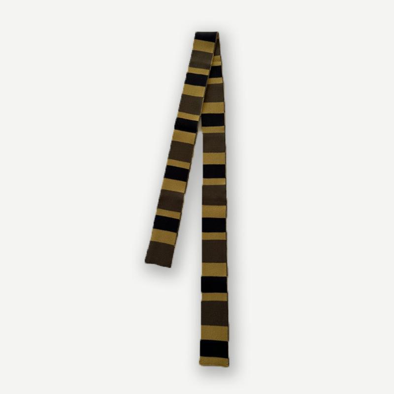 Color blocked Striped Knitted Thin Scarf Concave Shape Artifact Decorative and Versatile Knitted Woolen Scarf for Women in Autumn and Winter.